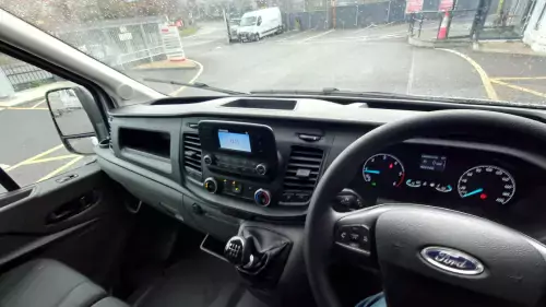 Hire Truck with 750kg Tail Lift