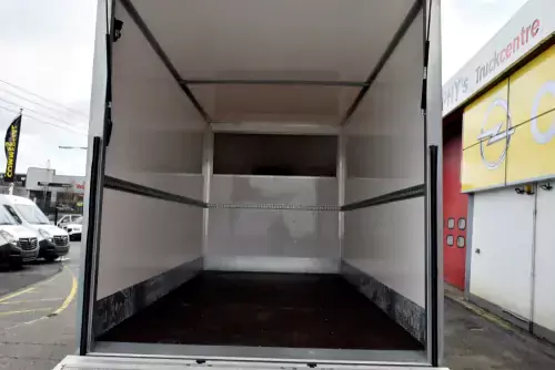 Light Hire Truck with 750Kg Tail-lift