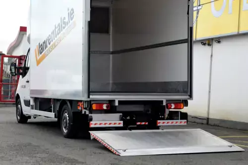 Light Hire Truck with 750Kg Tail-lift