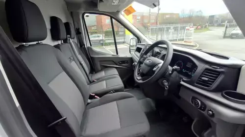 Hire Truck with 750kg Tail Lift