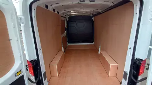 Hire Truck with 750kg Tail Lift