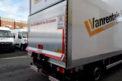 Light Hire Truck with 750Kg Tail-lift