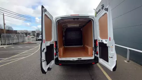 Hire Truck with 750kg Tail Lift